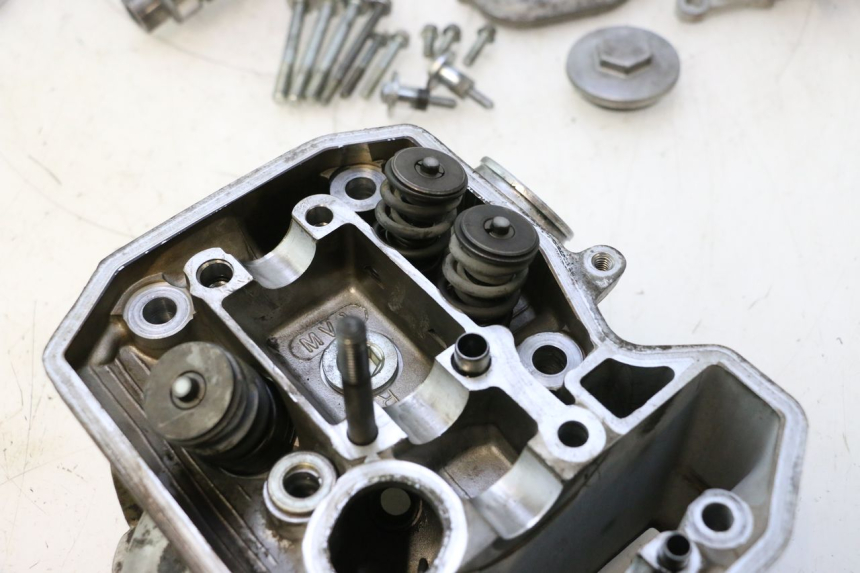photo de ACHTERSTE KOP HONDA XRV AFRICA TWIN 750 (1990 - 1992) - Alternatieve hoek