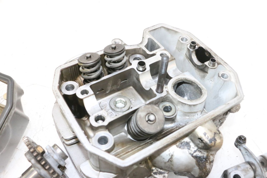 photo de ACHTERSTE KOP HONDA XRV AFRICA TWIN 750 (1990 - 1992) - Zoom op gebruiksstaat