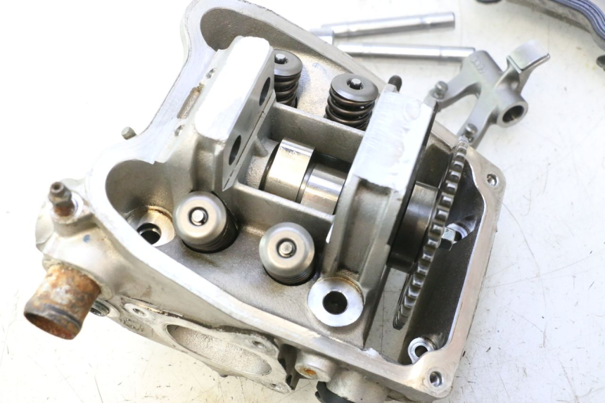 photo de VOORKOPPELING GILERA GP 800 (2007 - 2013) - Focus op structuur