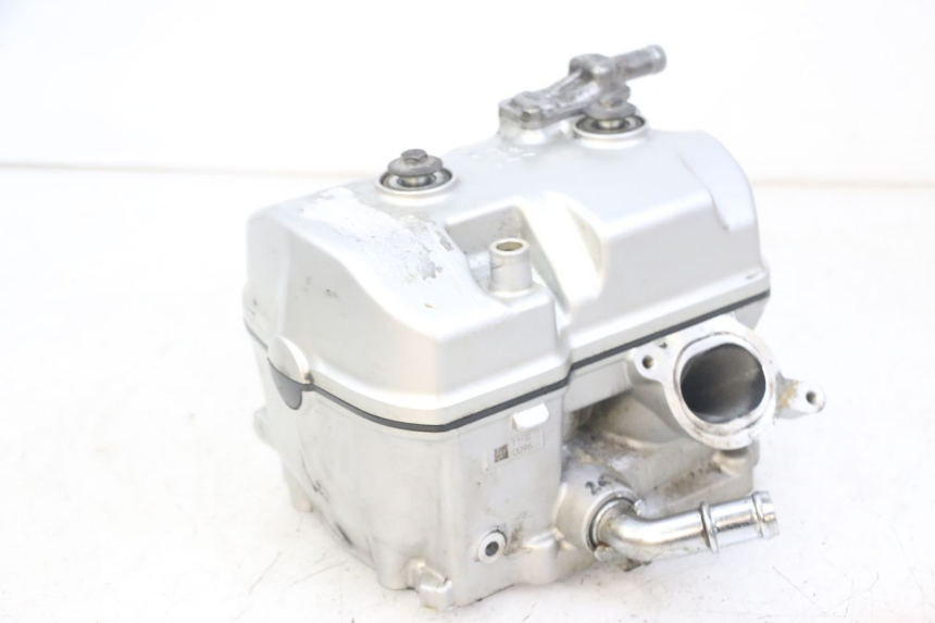 photo de VOORKANT KOPPELINGSHUIS HONDA NTV DEAUVILLE ABS 700 (2007 - 2016) - Kenmerkende details