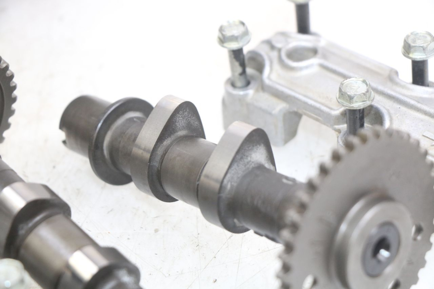 photo de VOORKANT KOPPELINGSHUIS SUZUKI SV N 650 (1999 - 2002) - Focus op structuur