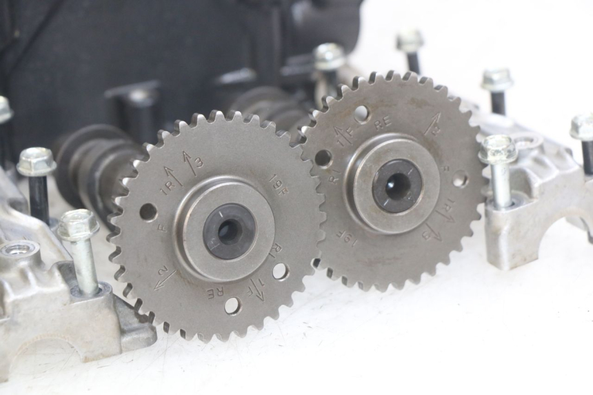 photo de VOORKANT KOPPELINGSHUIS SUZUKI SV N 650 (1999 - 2002) - Detail van het onderdeel