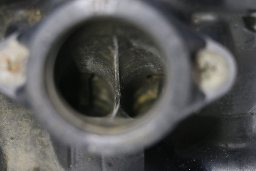 photo de VOORKANT KOPPELINGSHUIS SUZUKI SV N 650 (1999 - 2002) - Technische close-up