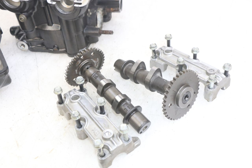 photo de VOORKANT KOPPELINGSHUIS SUZUKI SV N 650 (1999 - 2002) - Kenmerkende details