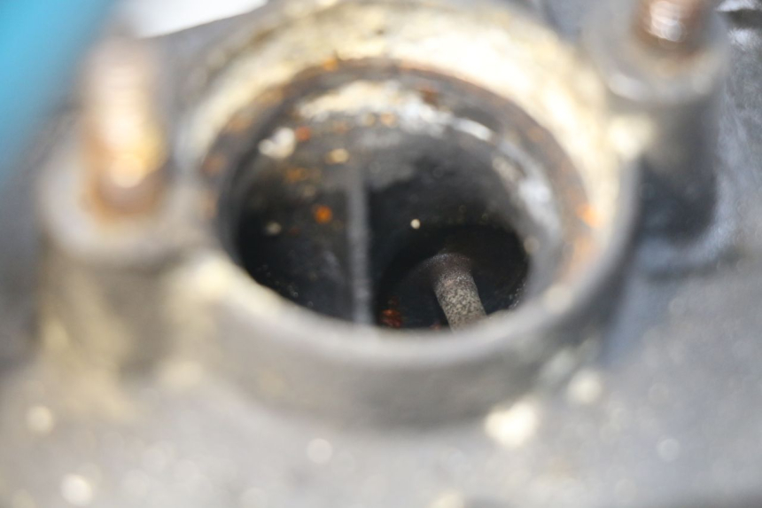 photo de VOORKANT KOPPELINGSHUIS SUZUKI SV N 650 (1999 - 2002) - Technische close-up