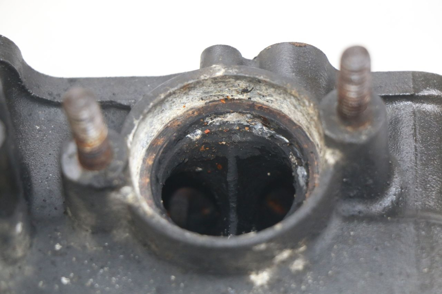 photo de VOORKANT KOPPELINGSHUIS SUZUKI SV N 650 (1999 - 2002) - Staat van het oppervlak