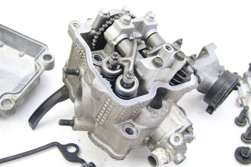 photo de KOPPELINGDEKSEL SUZUKI BURGMAN 125 (2007 - 2014) - Zoom op componenten