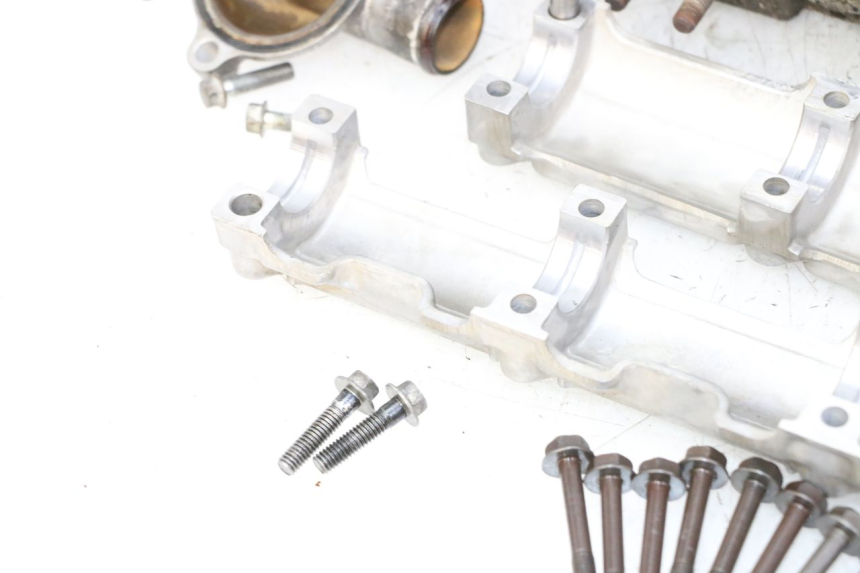 photo de KOPPELINGSHUIS HONDA CBR RR FIREBLADE 900 (1992 - 1994) - Detail van het onderdeel