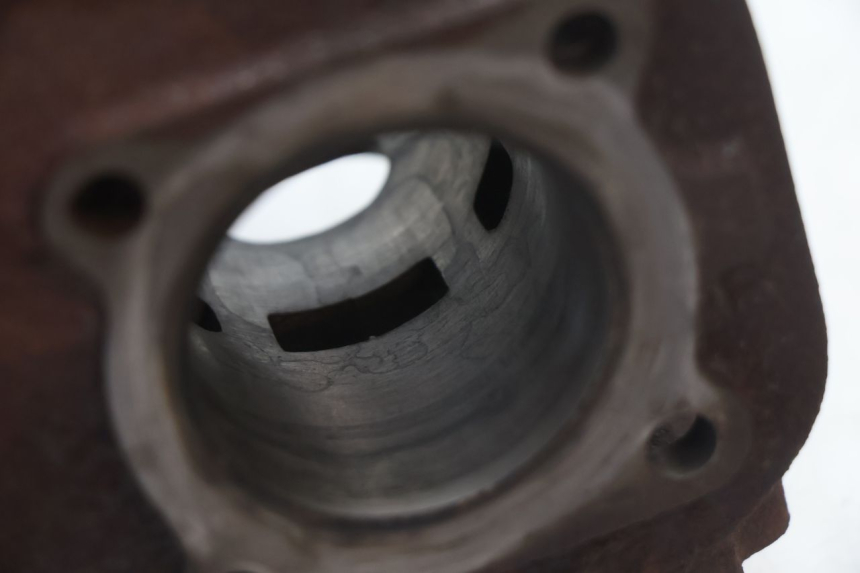 photo de CYLINDER MBK BOOSTER SPIRIT 50 (2004 - 2017) - Bevestigingspunten