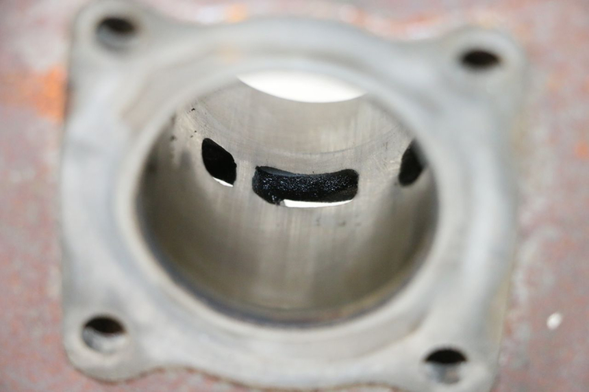 photo de CILINDER PEUGEOT KISBEE 2T 50 (2010 - 2017) - Andere kijkhoek