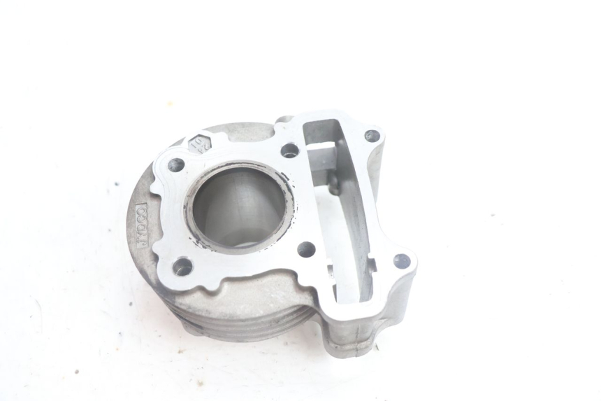 photo de CYLINDER PEUGEOT KISBEE 4T 50 (2010 - 2017) - Detail van het onderdeel