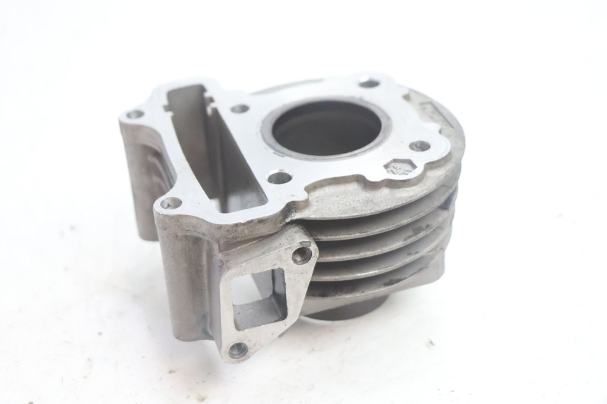 photo de CYLINDER PEUGEOT KISBEE 4T 50 (2010 - 2017) - Staat van het oppervlak
