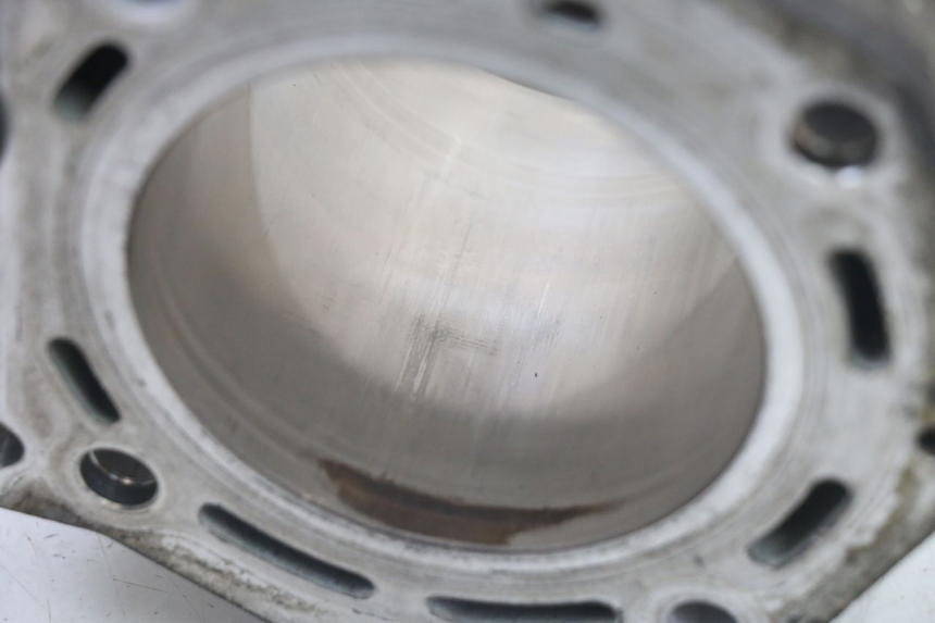 photo de CILINDER PIAGGIO MP3 LT 400 (2007 - 2012) - Bevestigingspunten