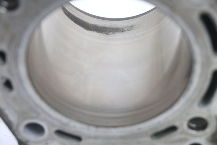 photo de CILINDER PIAGGIO MP3 LT 400 (2007 - 2012) - Staat van het oppervlak