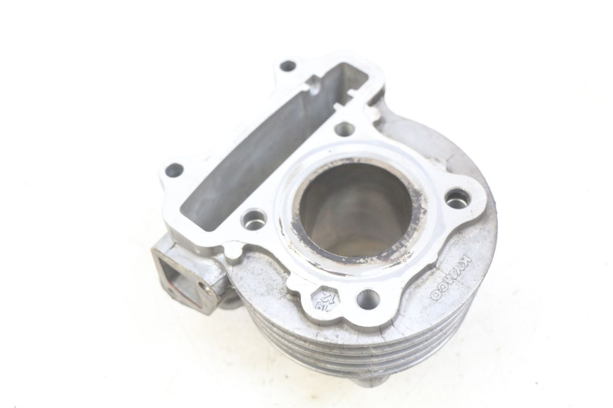 photo de CILINDER ZUIGER KYMCO AGILITY 16+ 4T 50 (2018 - 2023) - Bevestigingspunten