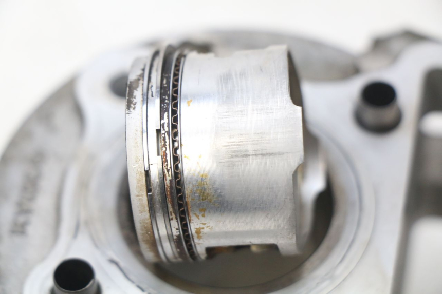 photo de CILINDER ZUIGER KYMCO AGILITY 4T 50 (2005 - 2018) - Visuele inspectie