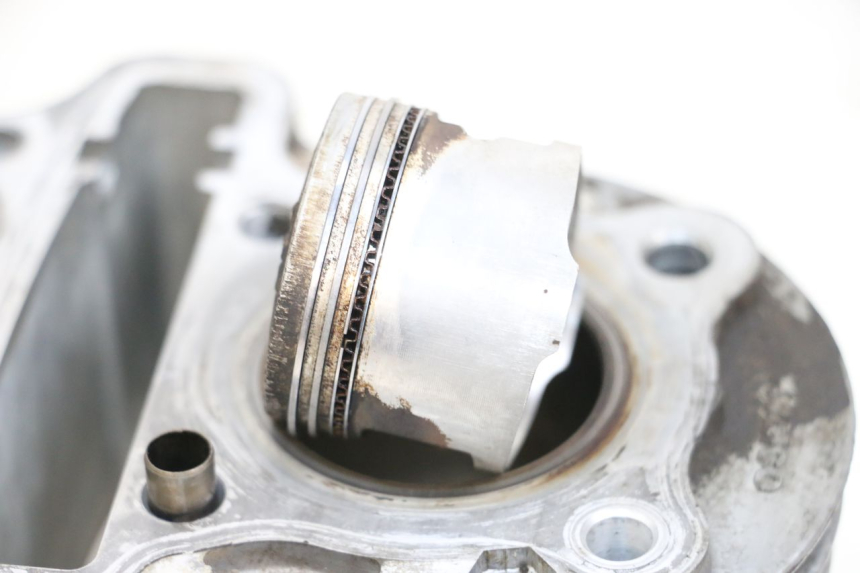 photo de CILINDER ZUIGER KYMCO AGILITY 4T 50 (2005 - 2018) - Markeringen en referenties