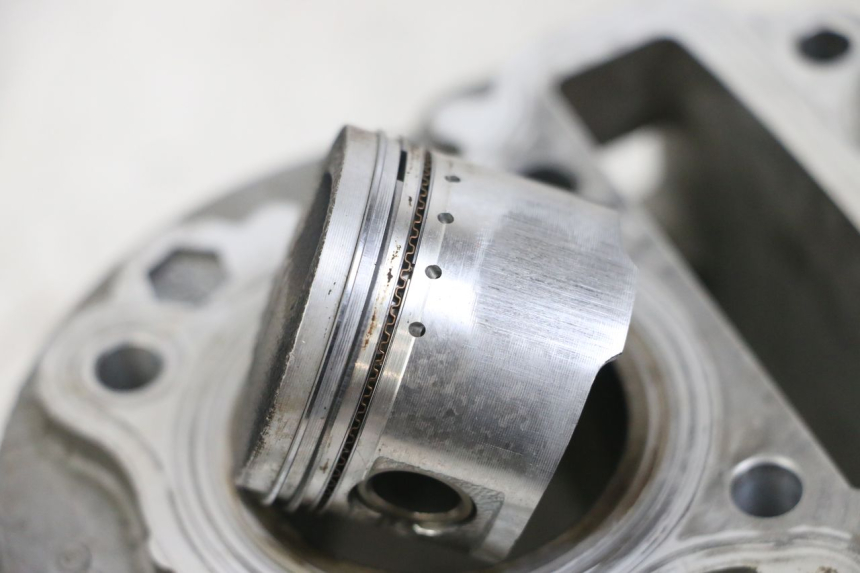 photo de CILINDER ZUIGER KYMCO AGILITY 4T 50 (2018 - 2022) - Zoom op componenten