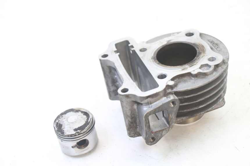 photo de CILINDER ZUIGER KYMCO AGILITY 4T 50 (2018 - 2022) - Zoom op gebruiksstaat