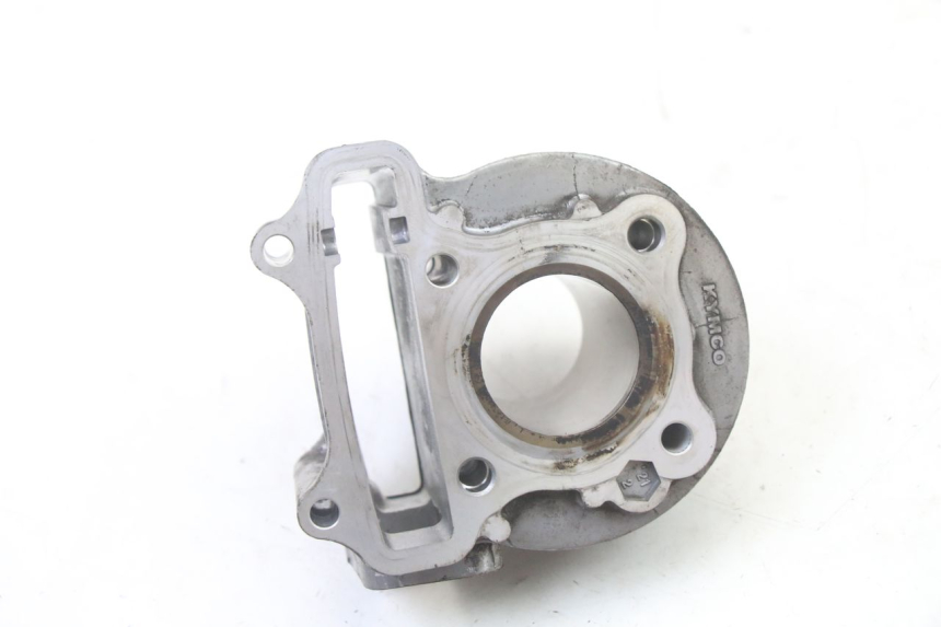 photo de CILINDER ZUIGER KYMCO AGILITY 4T 50 (2018 - 2022) - Bevestigingspunten