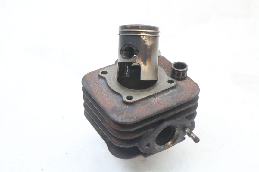 photo de CILINDER ZUIGER APRILIA SR MOTARD 50 (2012 - 2018) - Hoofdaanzicht