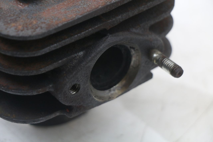 photo de CILINDER ZUIGER APRILIA SR MOTARD 50 (2012 - 2018) - Andere kijkhoek