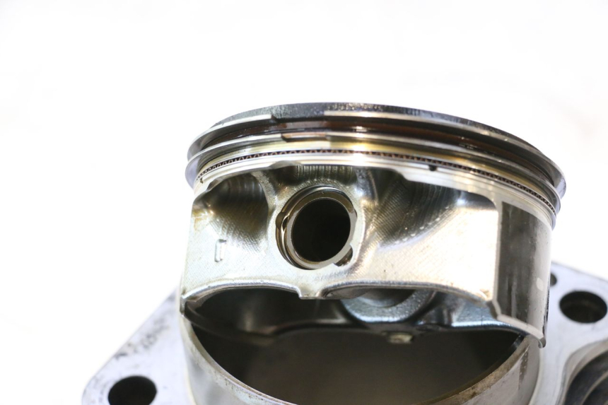 photo de VOORSTE PISTONCYLINDER HARLEY DAVIDSON ROAD GLIDE FLTRXSE 1920 (2018 - 2022) - Detail van het onderdeel