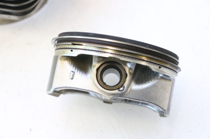 photo de VOORSTE PISTONCYLINDER HARLEY DAVIDSON ROAD GLIDE FLTRXSE 1920 (2018 - 2022) - Alternatieve hoek