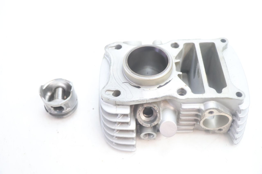photo de VOORSTE PISTONCYLINDER HONDA XLV VARADERO 125 (2007 - 2012) - Zoom op gebruiksstaat