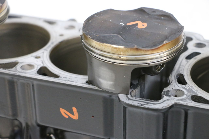 photo de CILINDER ZUIGER MV AGUSTA BRUTALE R WALLY 910 (2008 - 2008) - Staat van het oppervlak