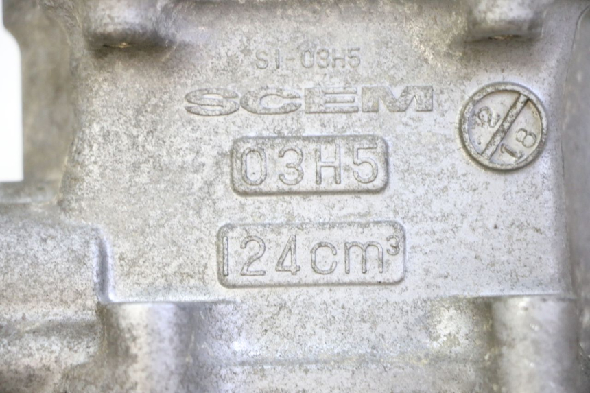 photo de CILINDER ZUIGER SUZUKI BURGMAN 125 (2007 - 2014) - Bevestigingspunten