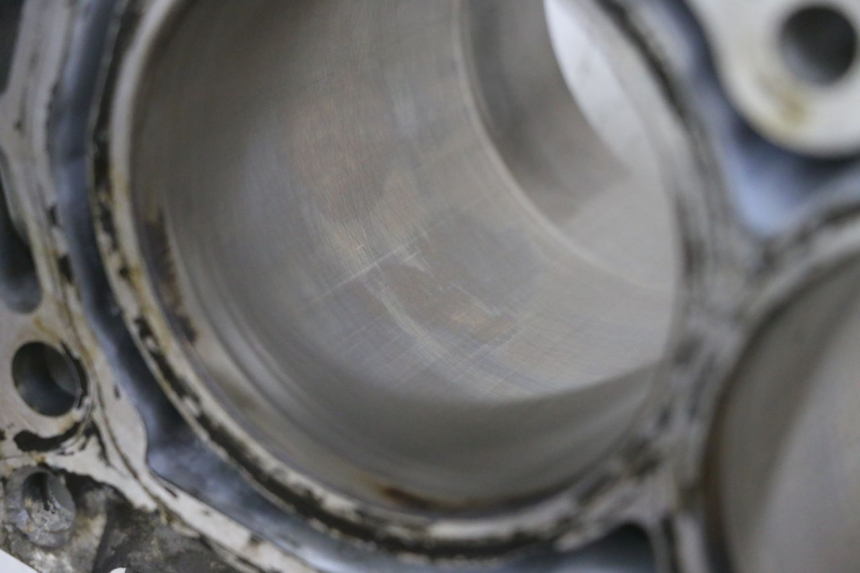 photo de CILINDER ZUIGER SUZUKI BURGMAN 650 (2013 - 2020) - Focus op structuur