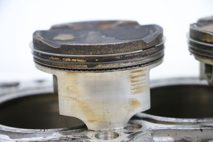 photo de CILINDER ZUIGER SUZUKI BURGMAN 650 (2013 - 2020) - Profielaanzicht