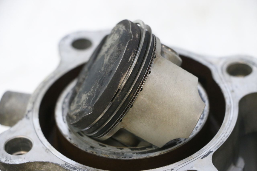 photo de CILINDER ZUIGER SUZUKI BURGMAN 125 (2007 - 2014) - Visuele inspectie