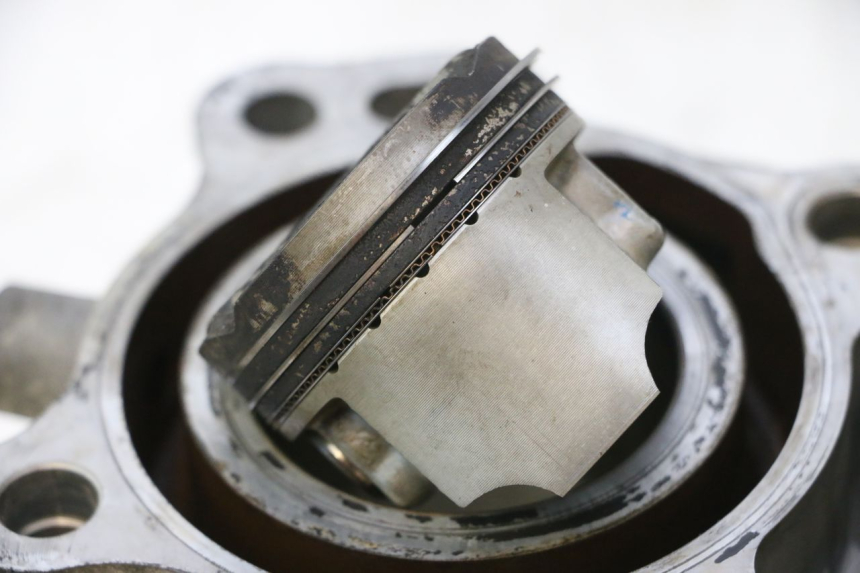 photo de CILINDER ZUIGER SUZUKI BURGMAN 125 (2007 - 2014) - Focus op structuur