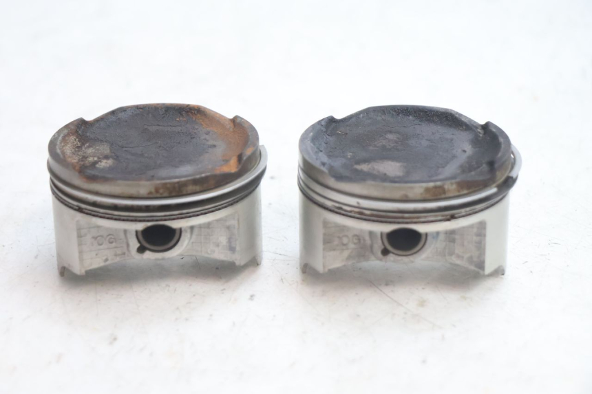 photo de CYLINDER PISTOON SUZUKI BURGMAN EXECUTIVE ABS 650 (2006 - 2012) - Markeringen en referenties
