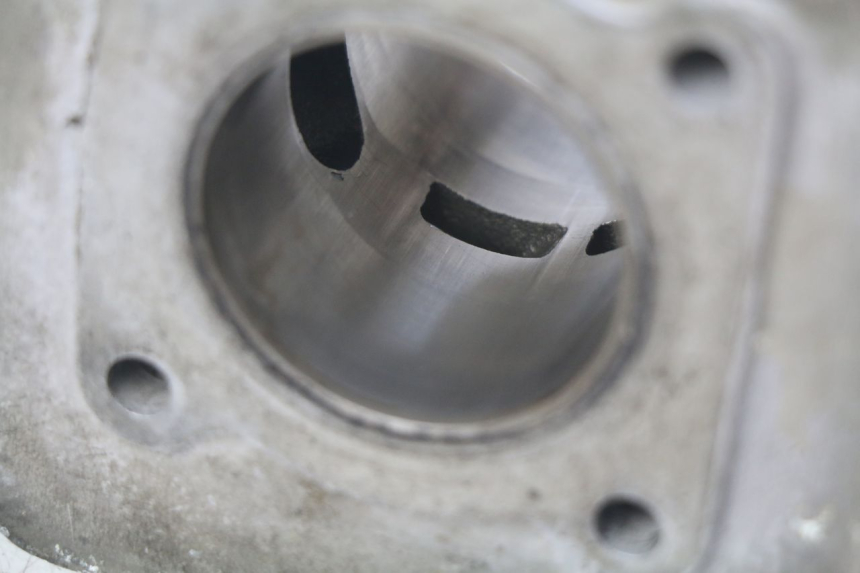 photo de CILINDER ZUIGER PEUGEOT BUXY 50 (1993 - 1998) - Bevestigingspunten