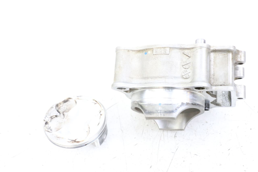 photo de CILINDER ZUIGER HONDA CRF R 250 (2020 - 2021) - Focus op structuur
