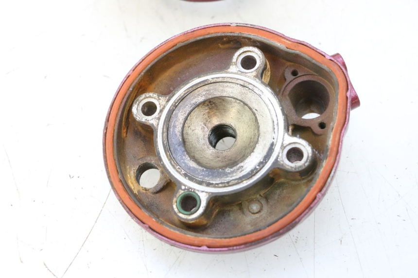 photo de CYLINDER PISTOON HM HONDA CRM DERAPAGE RR 50 (2006 - 2017) - Focus op structuur