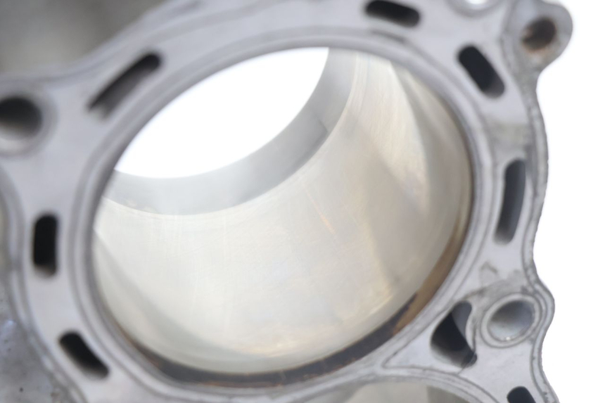 photo de CYLINDER PISTOON KAWASAKI ER-6 ER6 N 650 (2005 - 2009) - Focus op structuur