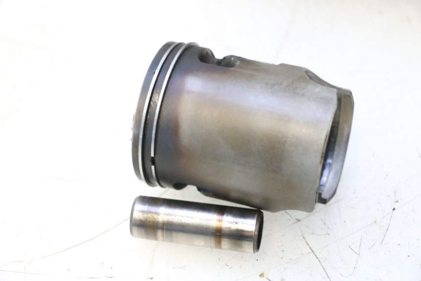 photo de CYLINDER PISTOON HONDA FES PANTHEON 2T 125 (1998 - 2002) - Detail van het onderdeel