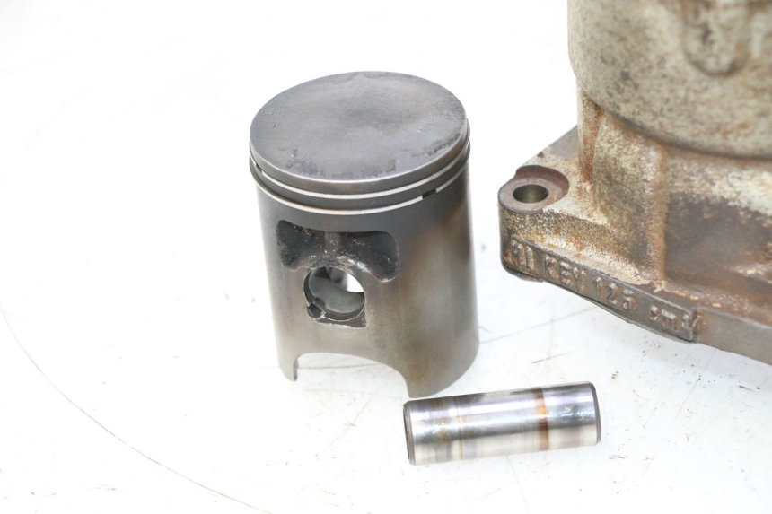photo de CYLINDER PISTOON HONDA FES PANTHEON 2T 125 (1998 - 2002) - Andere kijkhoek