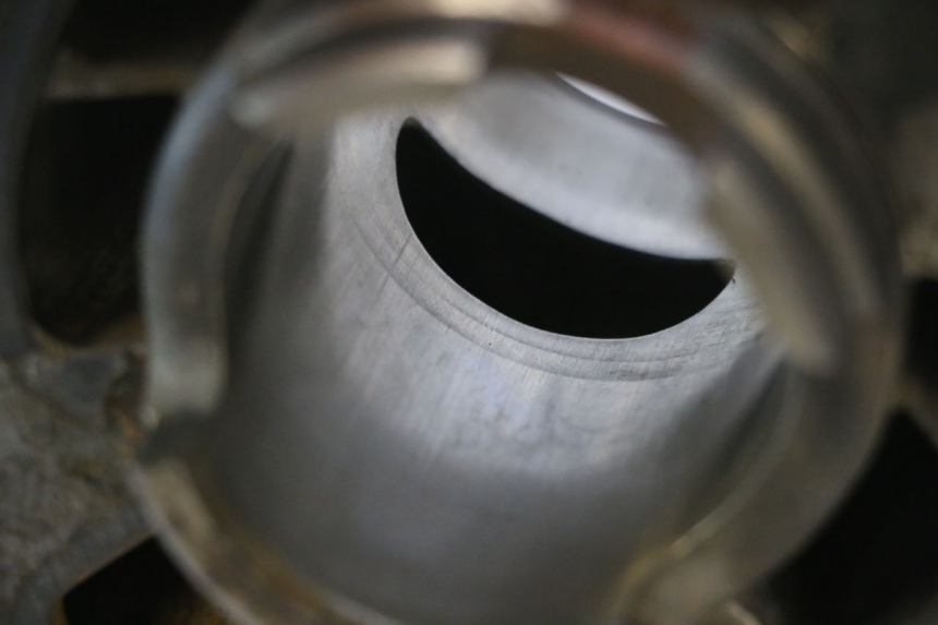 photo de CYLINDER PISTOON HONDA FES PANTHEON 2T 125 (1998 - 2002) - Technische close-up