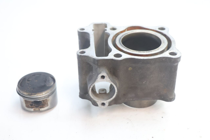 photo de CILINDER ZUIGER HONDA FES S-WING SWING ABS 125 (2007 - 2015) - Detail van het onderdeel
