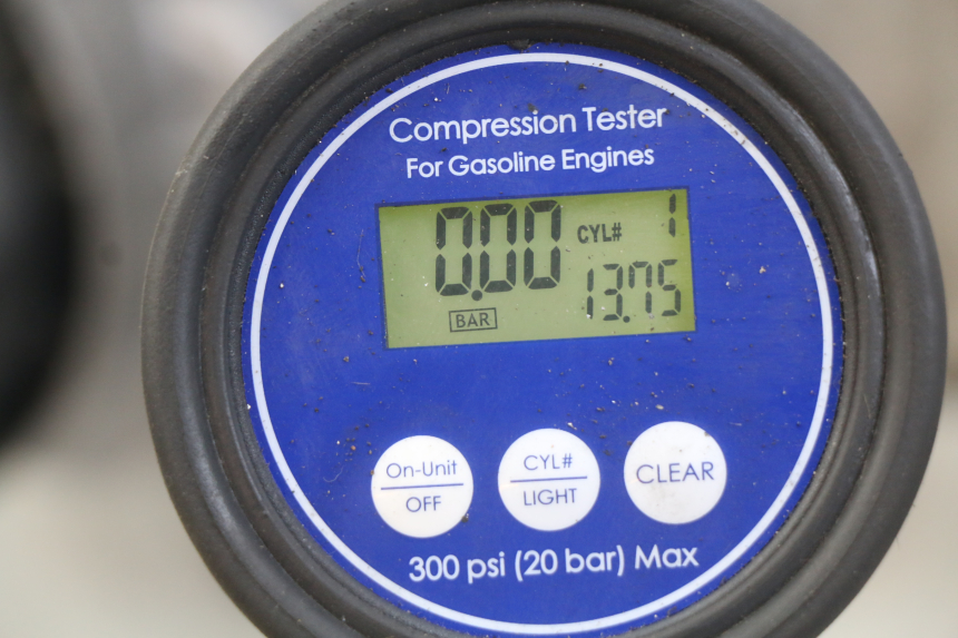 photo de CILINDER ZUIGER HONDA FJS SILVERWING SILVER WING 400 (2009 - 2016) - Profielaanzicht