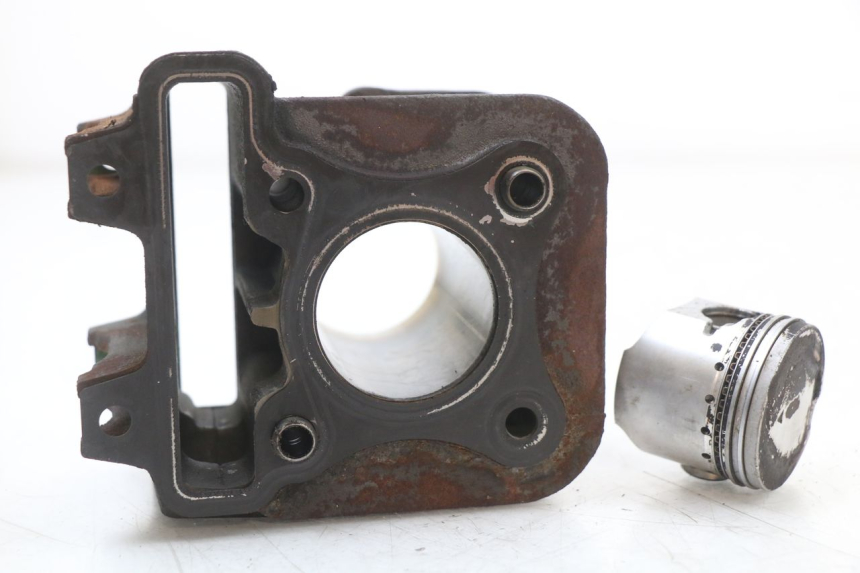 photo de CILINDER ZUIGER PIAGGIO FLY 4T 50 (2004 - 2010) - Andere kijkhoek