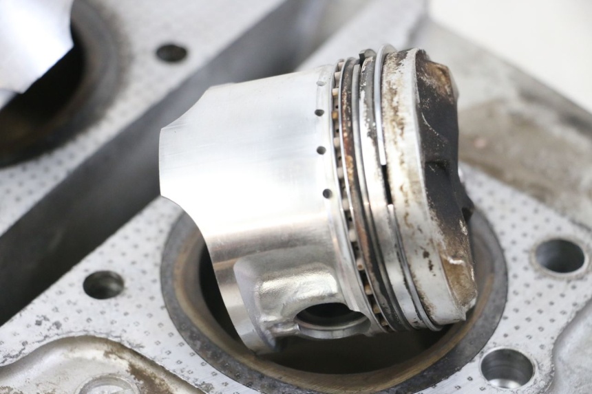 photo de CILINDER ZUIGER SUZUKI GSX E 250 (1982 - 1983) - Zoom op kwaliteit