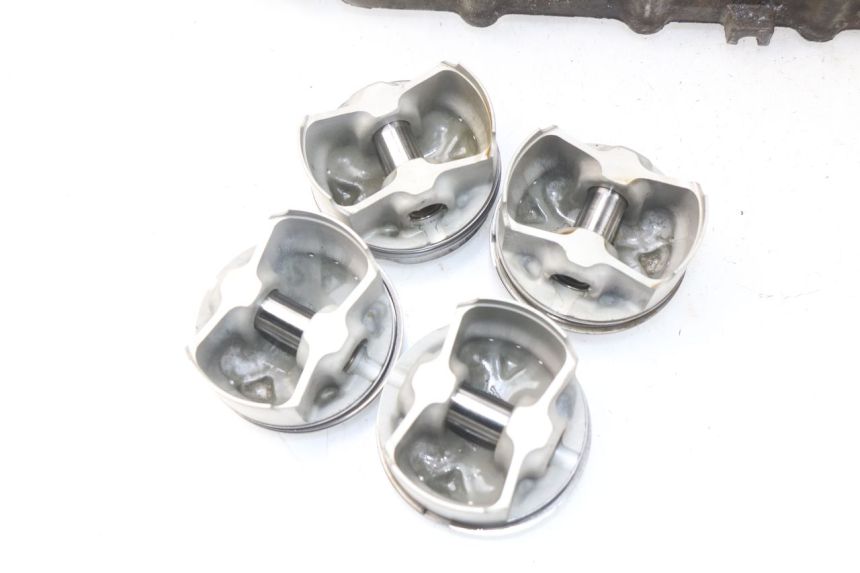 photo de CILINDER ZUIGER SUZUKI GSX-R GSXR 600 (2001 - 2003) - Focus op structuur