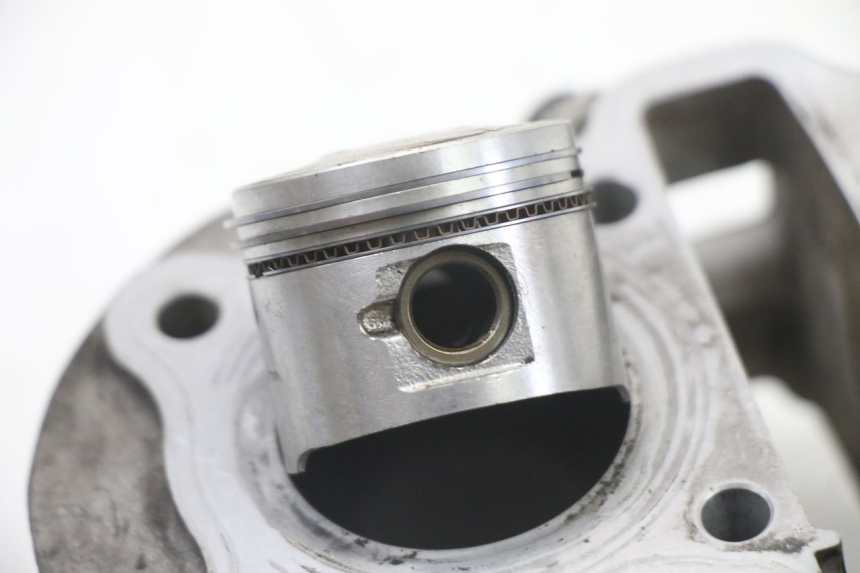 photo de CILINDER ZUIGER KYMCO DINK 4T 50 (2007 - 2018) - Zoom op gebruiksstaat