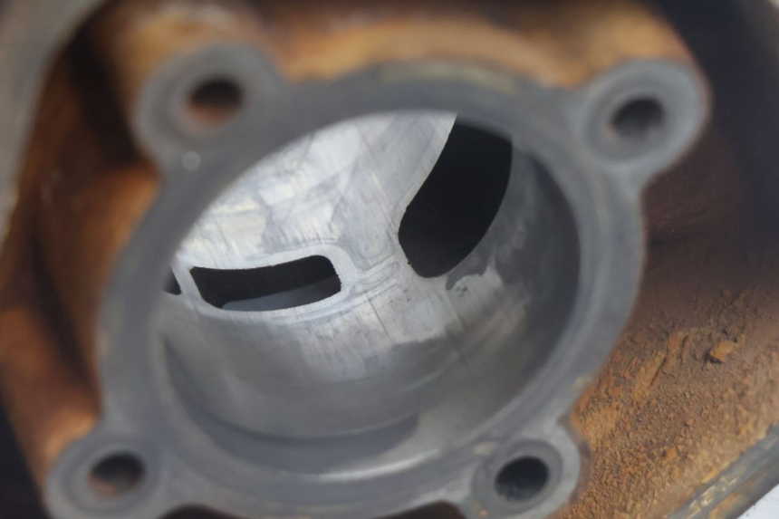 photo de CILINDER ZUIGER PEUGEOT LUDIX BLASTER 50 (2006 - 2014) - Detailaanzicht